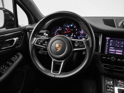 Certified 2021 Porsche Macan AWD/4WD image 27