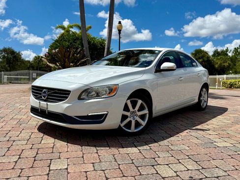 Used 2016 Volvo S60 T5 Premier image 2