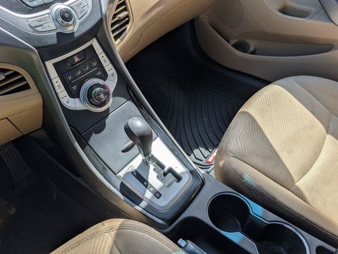 Used 2013 Hyundai Elantra GLS w/ Preferred Pkg FWD image 24