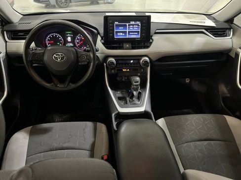 Used 2021 Toyota RAV4 XLE image 9