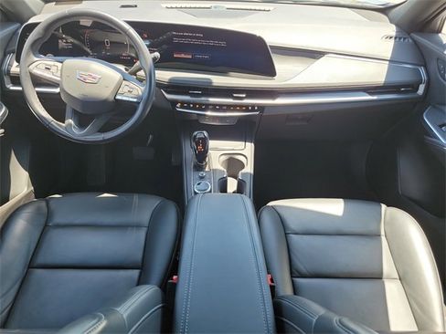Used 2024 Cadillac XT4 Premium Luxury image 15