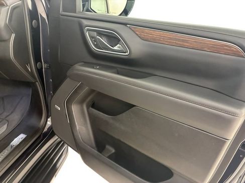 Used 2023 Chevrolet Suburban High Country w/ Advanced Technology Package AWD/4WD image 15