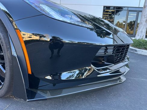 Used 2015 Chevrolet Corvette Z06 w/ 3LZ Preferred Equipment Group image 5