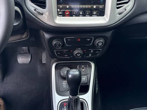 Used 2021 Jeep Compass Latitude w/ Trailer Tow Group AWD/4WD image 13