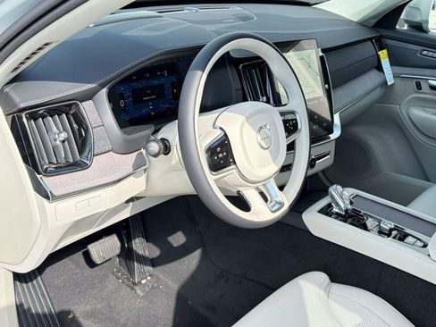 New 2026 Volvo XC90 T8 Ultra w/ Protection Package Premier AWD/4WD image 4