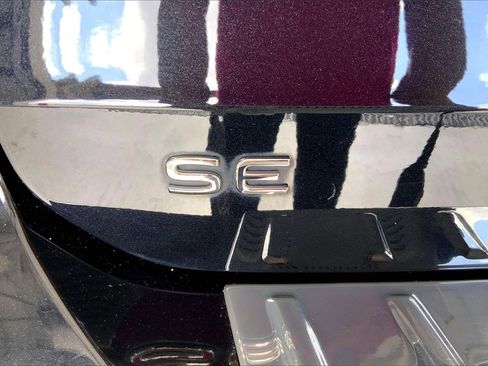 Used 2022 Volkswagen Taos SE image 31