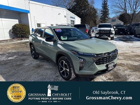 Used 2024 Chevrolet Trax RS w/ Driver Confidence Package image 1