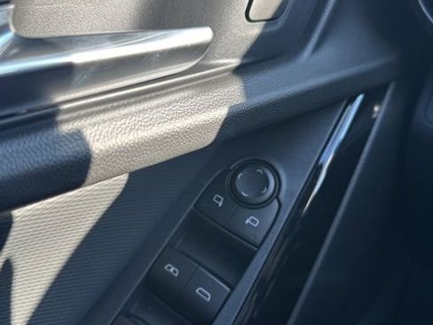 New 2026 Chevrolet Equinox LT w/ Safety and Technology Package AWD/4WD image 13