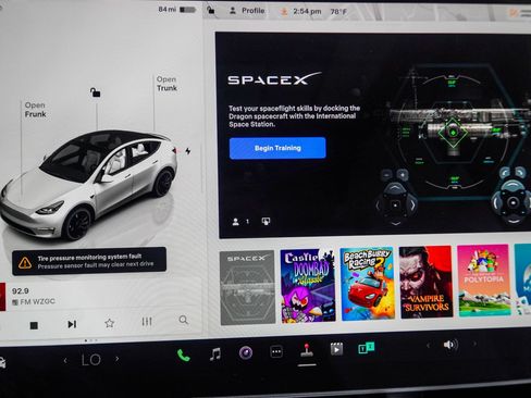 Used 2023 Tesla Model Y Performance AWD/4WD image 21