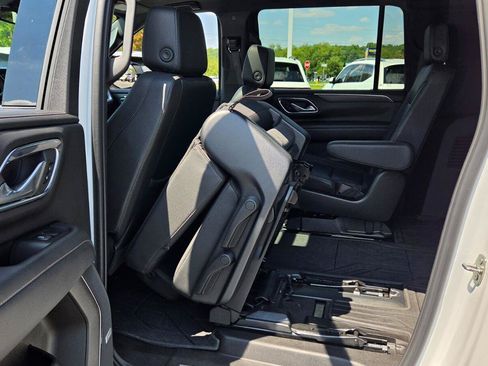 Used 2023 Chevrolet Suburban Z71 w/ Luxury Package AWD/4WD image 51