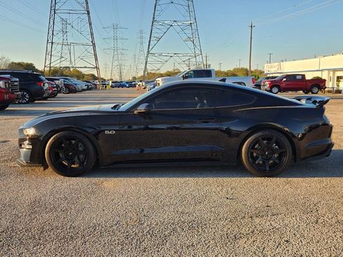 Used 2023 Ford Mustang GT Premium image 4