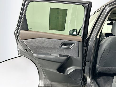 Used 2023 Nissan Rogue SV image 26