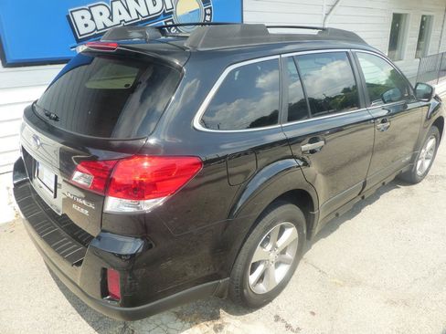 Used 2013 Subaru Outback 2.5i Limited w/ Special Appearance Pkg AWD/4WD image 5