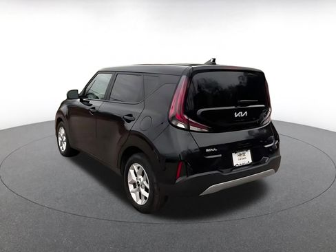Used 2025 Kia Soul LX w/ LX Technology Package image 11