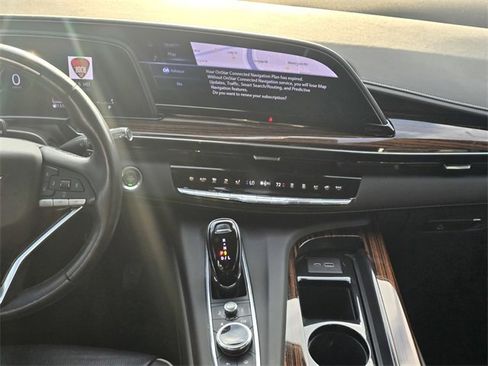 Used 2023 Cadillac Escalade ESV Premium Luxury image 17