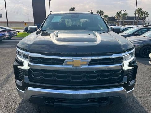 Used 2022 Chevrolet Silverado 1500 LT AWD/4WD image 2