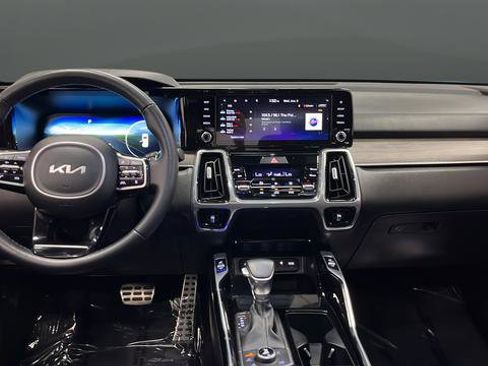 Used 2023 Kia Sorento SX Prestige AWD/4WD image 11