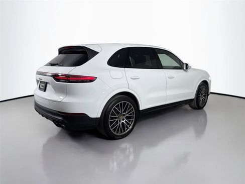Certified 2023 Porsche Cayenne Platinum Edition AWD/4WD image 7
