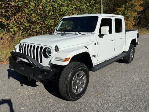 Used 2021 Jeep Gladiator Overland image 2