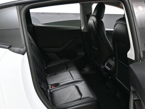 Used 2023 Tesla Model Y Long Range AWD/4WD image 33