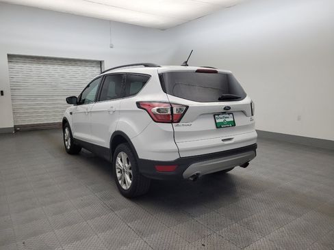 Used 2018 Ford Escape SE w/ SE Sync 3 Package FWD image 5