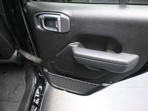 Used 2023 Jeep Wrangler Unlimited Sport AWD/4WD image 33