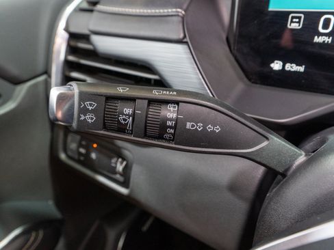 Used 2026 GMC Acadia Elevation w/ Elevation Premium Package FWD image 28