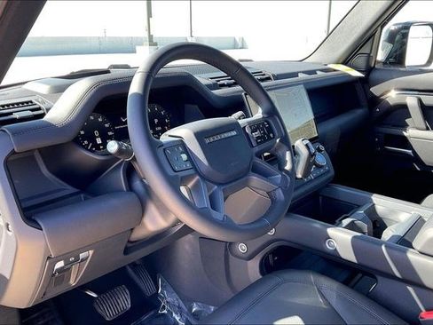 New 2026 Land Rover Defender 110 X-Dynamic SE image 7