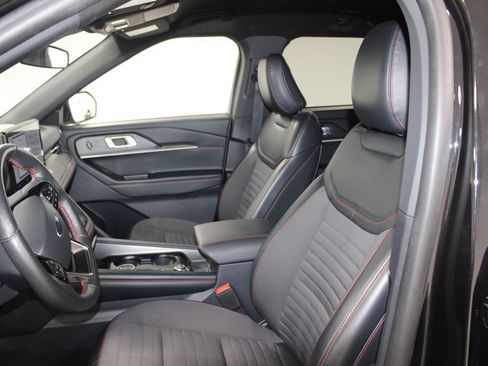 Used 2025 Ford Explorer ST-Line AWD/4WD image 14