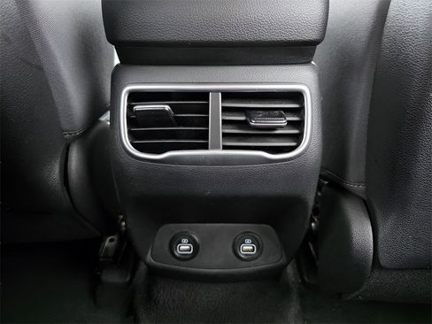 Used 2023 Hyundai Santa Fe SE image 16