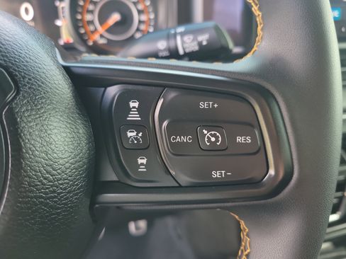 Used 2024 Jeep Wrangler Sport S image 16