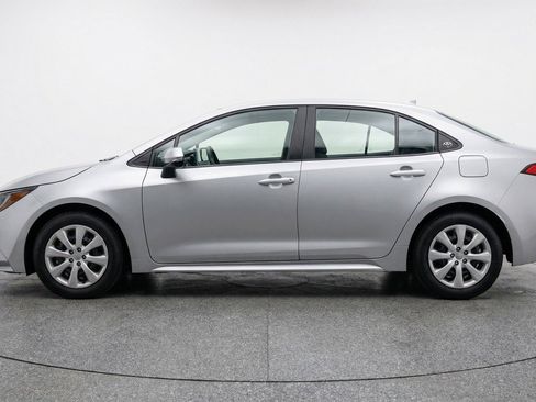 Used 2025 Toyota Corolla LE FWD image 5