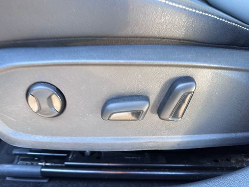 Used 2025 Volkswagen Jetta SE image 13