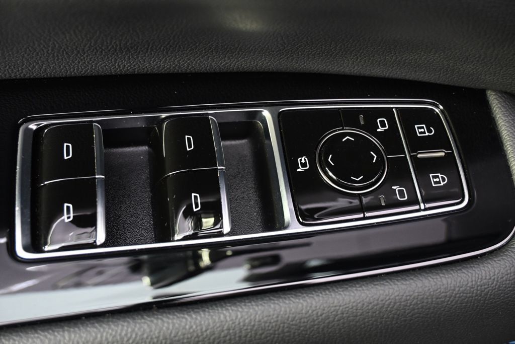 Certified 2025 Cadillac Escalade IQ Sport 1 AWD/4WD image 24