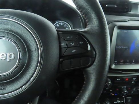 Used 2022 Jeep Renegade Trailhawk image 12