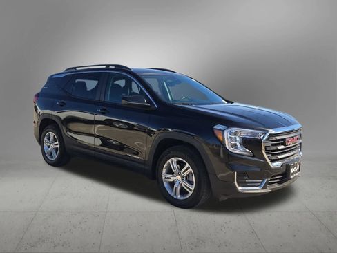 Used 2022 GMC Terrain SLE w/ Driver Convenience Package image 8