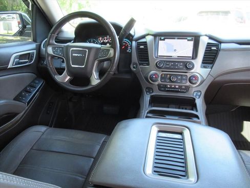 Used 2018 GMC Yukon Denali w/ Open Road Package RWD image 13