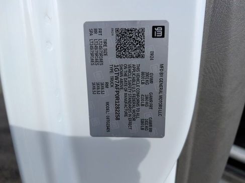 Used 2024 GMC Savana 2500 w/ Driver Convenience Package image 31