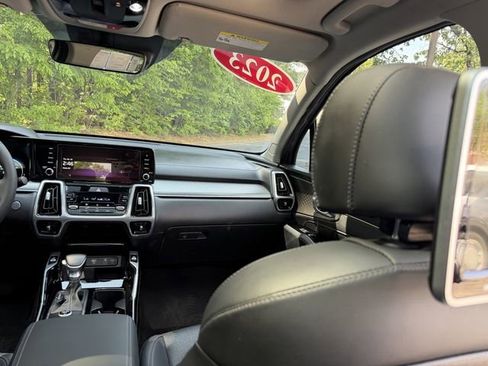 Certified 2023 Kia Sorento SX FWD image 45