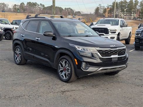 Used 2023 Kia Seltos SX w/ SX Sunroof Package image 2