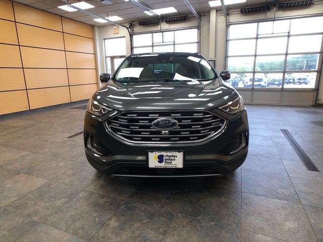Certified 2020 Ford Edge Titanium w/ Equipment Group 301A AWD/4WD image 2