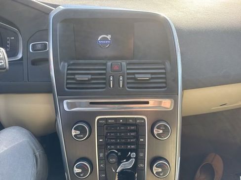 Used 2015 Volvo XC60 T6 Premier Plus image 7