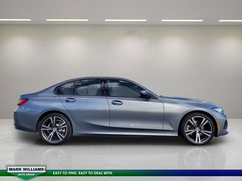 Used 2023 BMW 330i xDrive Sedan w/ Premium Package image 9