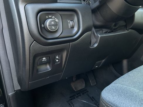 Used 2021 RAM 1500 Big Horn AWD/4WD image 42