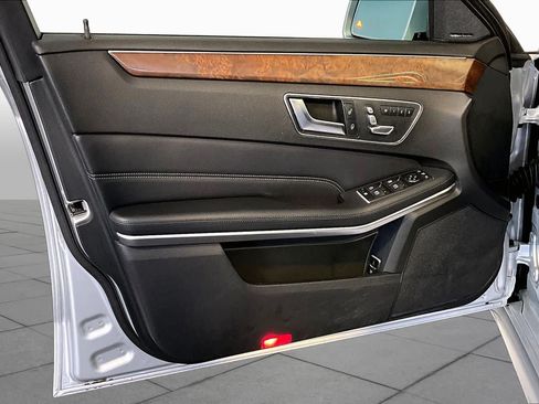 Used 2016 Mercedes-Benz E 350 4MATIC Wagon image 22