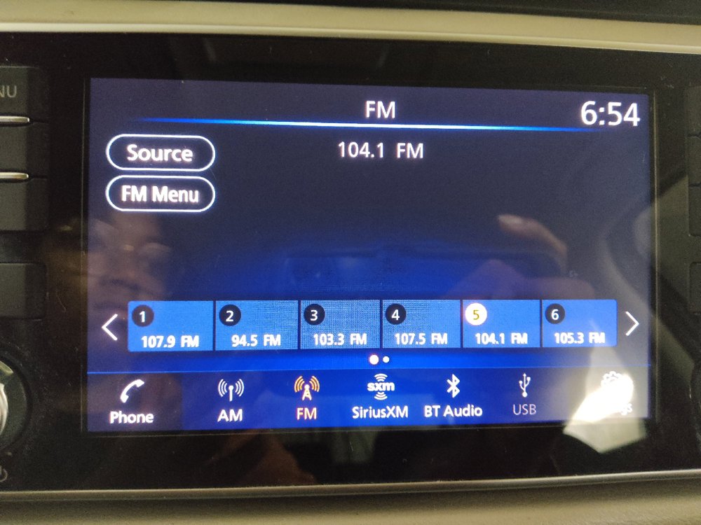 Used 2021 Nissan Versa SV FWD image 25