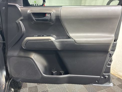 Used 2023 Toyota Tacoma SR5 RWD image 9
