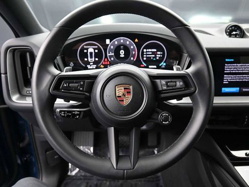Certified 2025 Porsche Cayenne Coupe AWD/4WD image 9