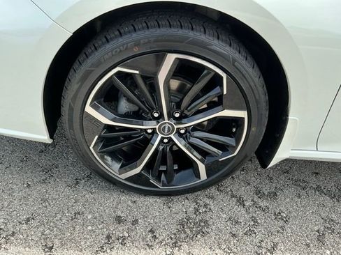 Used 2023 Nissan Altima 2.5 SR w/ SR Premium Package AWD/4WD image 10
