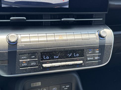 Used 2024 Hyundai Kona SEL FWD image 17